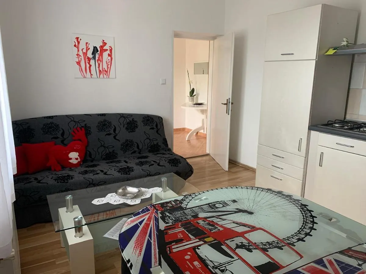 Apartmani Spomenka Seline 0*,