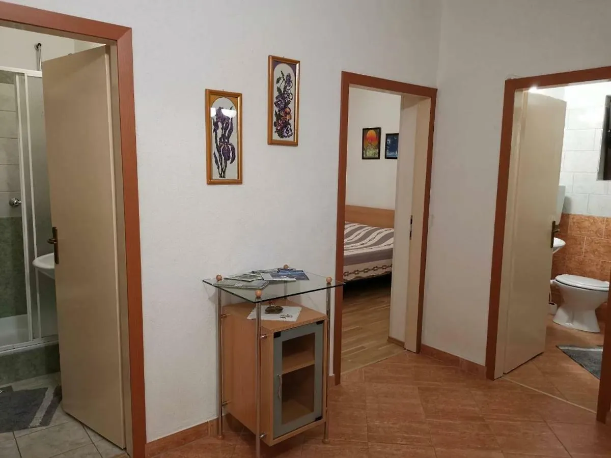 Apartmani Spomenka Seline 0*,  Croatia