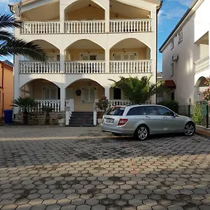 Apartman Nika, Seline