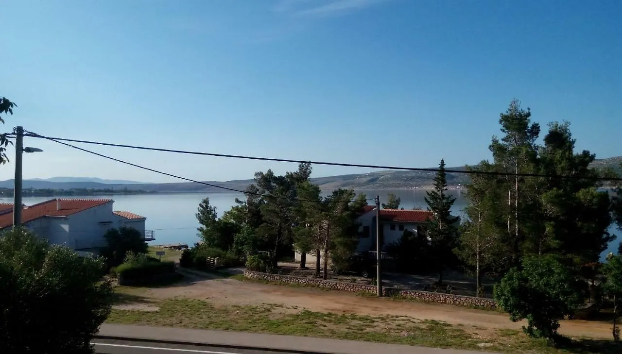 Apartmani Spomenka Seline 0*,