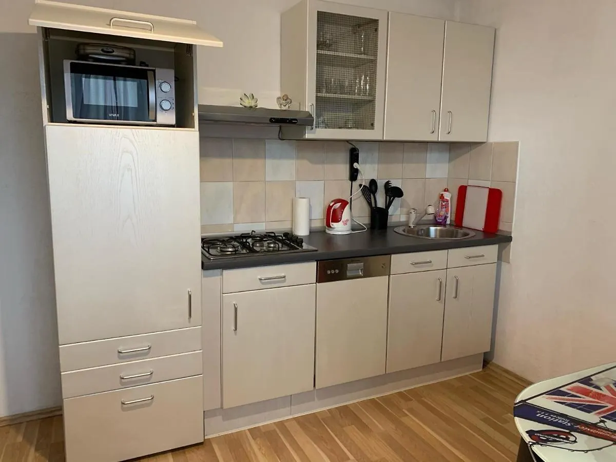 Apartmani Spomenka Seline 0*,  Croatia
